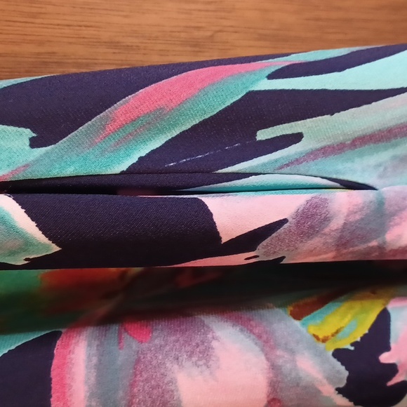 Pink Lily 👗 - Picture 6 of 8